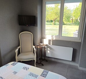 1 bedroom, free WiFi, bed sheets