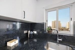 Interior - Holiday Apartment 'Mar E Sol' with Balcony & Wi-Fi (Portimão)