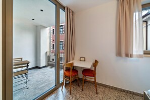 Interior - Apartment 'Domus Faber 1' with Mountain View, Wi-Fi and Air Conditioning (Merano)