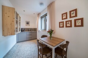 Dining - Holiday Apartment "Domus Faber 4" with Mountain View, Shared Terrace & Wi-Fi (Merano)