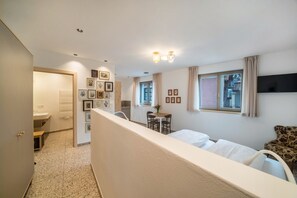 2 bedrooms, free WiFi, bed sheets - Holiday Apartment "Domus Faber 4" with Mountain View, Shared Terrace & Wi-Fi (Merano)