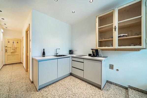 冰箱、炉灶、洗碗机、茶具/咖啡用具