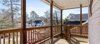 Sunny Daze / 325 NE 47th Street - Coastal Vacation Resorts