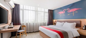 Junyi Hotel (Huaibin Mobile Building Store)