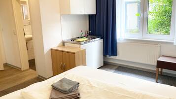 Komfort Apartment mit Gartenblick | Eigene Küche | Kühlschrank, Wasserkocher mit Kaffee-/Teezubehör
