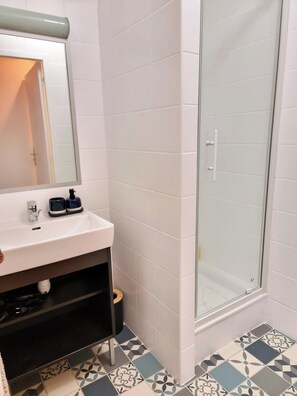 Shower, hair dryer