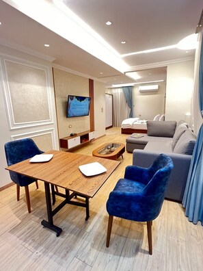 Deluxe Studio Suite | Living area - Royal hotel tanta (Tanta)