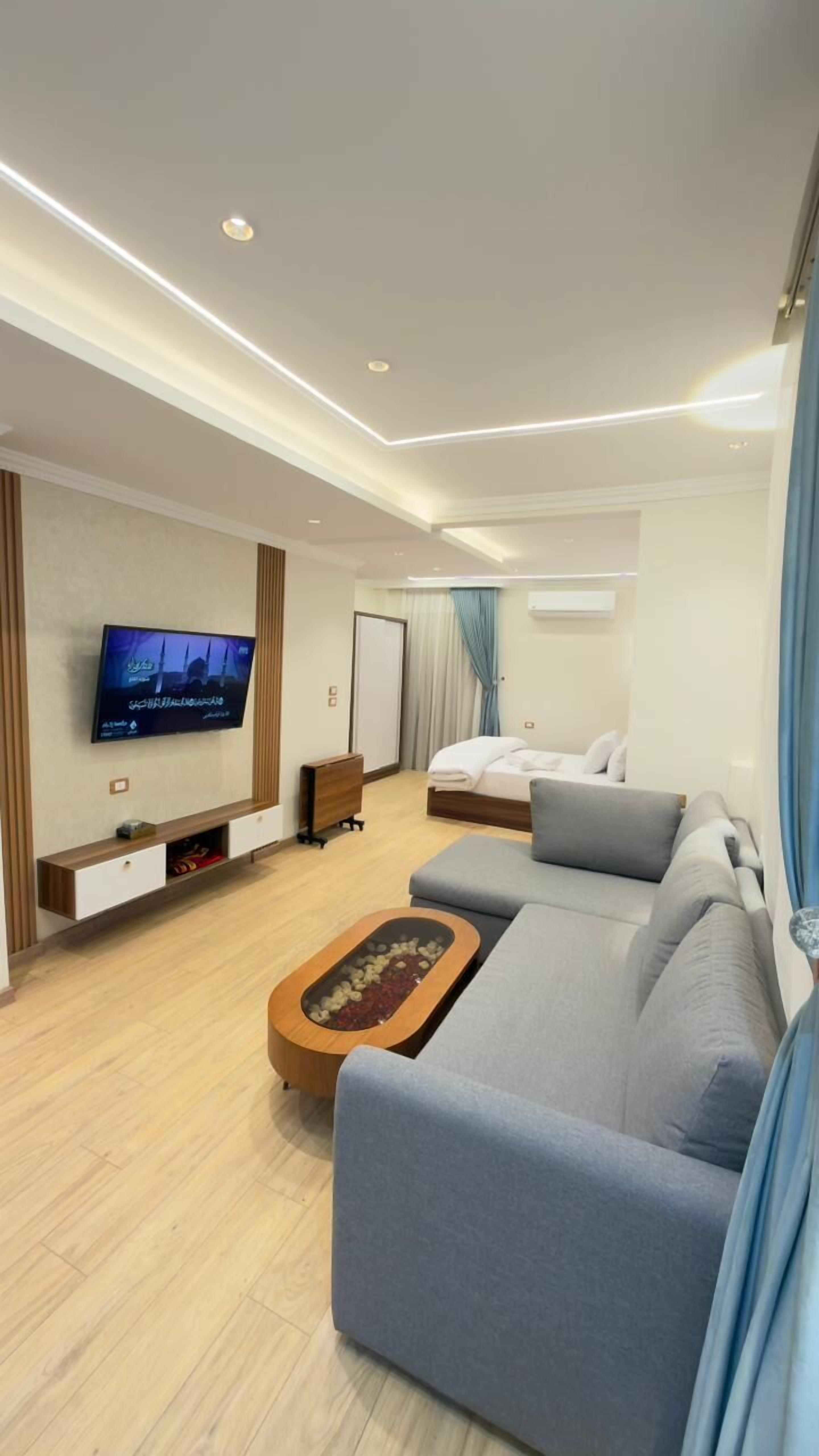 Deluxe Studio Suite | Living area