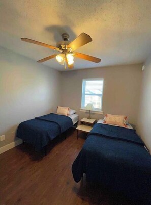 3 bedrooms, desk, iron/ironing board, WiFi