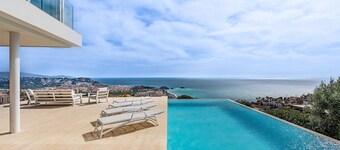 Amazing home in Granada with private swimming pool, can be inside or outside