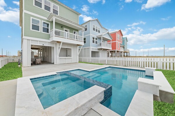 Outdoor pool, a heated pool