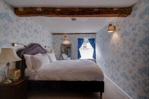 3 bedrooms, iron/ironing board, travel cot, free WiFi - No. 15 North Street, Cotswold cottage (Winchcombe)