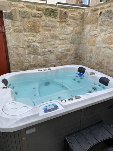 The Rockpool - Private HOT TUB + Sea Views
