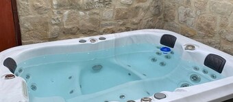 The Rockpool - Private HOT TUB + Sea Views