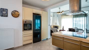 Family Villa | Private kitchen | Espresso maker, coffee/tea maker, electric kettle