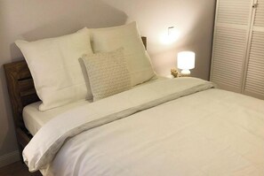 2 soverom, reiseseng for barn, wi-fi (inkludert) og sengetøy