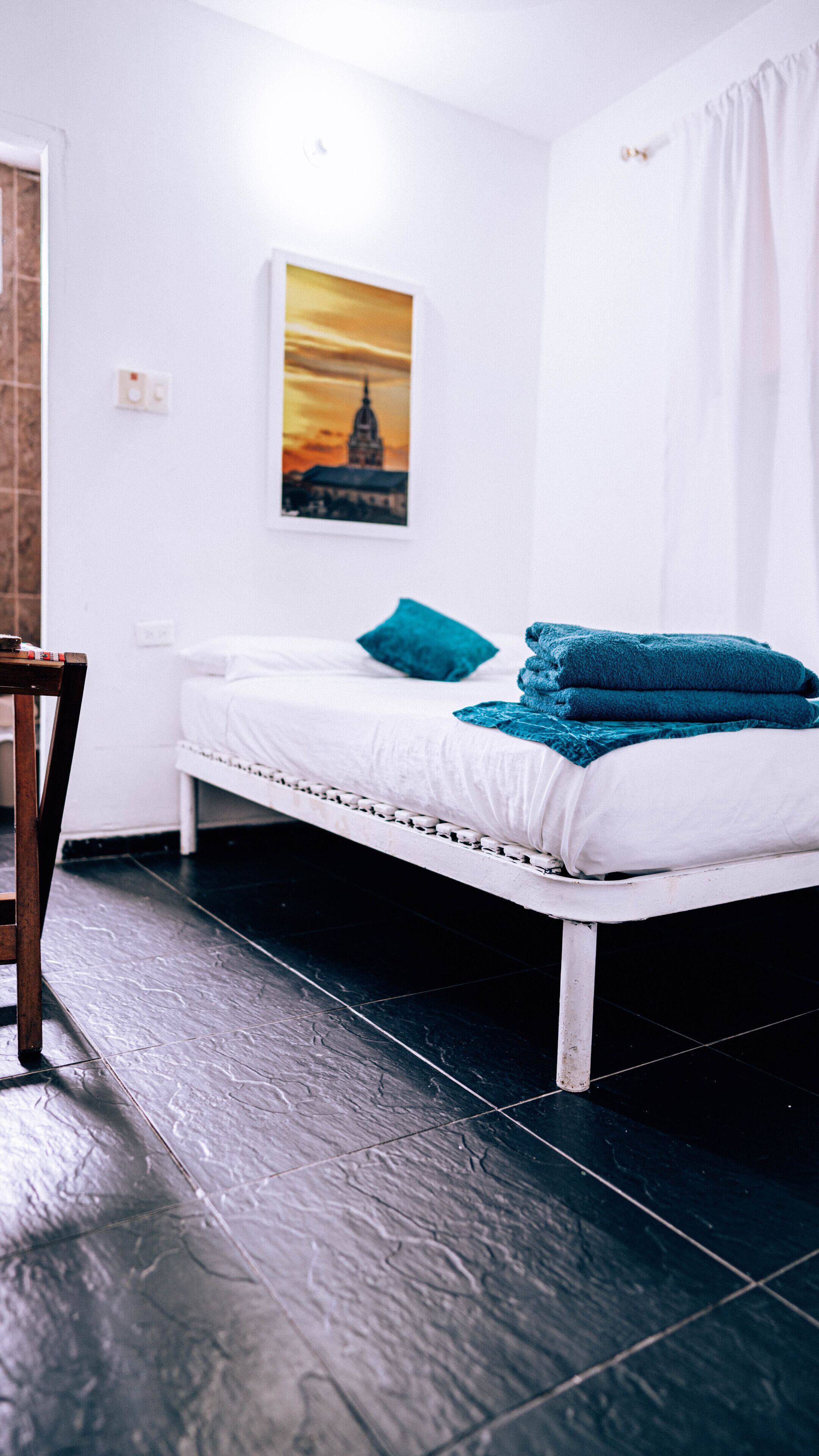 经济客房, 1 张双人床 (Room with Fan) | 熨斗/熨板、免费 WiFi、床单