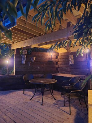 Terrace/patio - Lake Front Rustic Suite Rental (White Cloud)