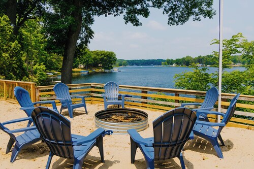 Lake Front Rustic Suite Rental