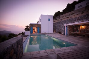 Outdoor pool, a heated pool