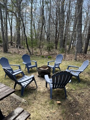 Property grounds - New to VRBO as of2023! Newly Renovated House! 4 min walk to Long Sands Beach! (York)