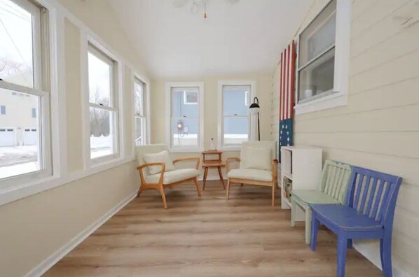 Interior - New to VRBO as of2023! Newly Renovated House! 4 min walk to Long Sands Beach! (York)