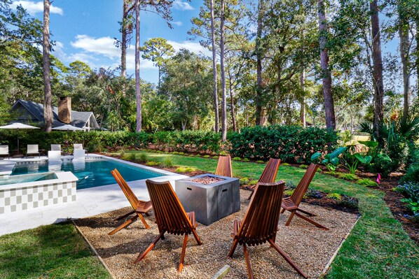 Pool - 103 Governors Road: BESTNEST by Beverly Serral (Hilton Head Island)