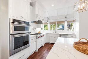 Fridge, microwave, oven, stovetop - 103 Governors Road: BESTNEST by Beverly Serral (Hilton Head Island)