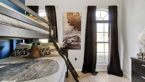 4 bedrooms, iron/ironing board, free WiFi, bed sheets