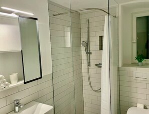 Shower - Studio-apartment (Vohenstrauß)