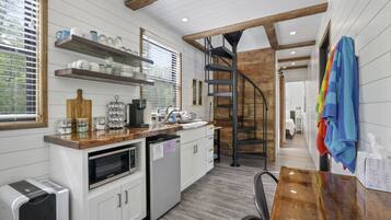 Microwave, coffee/tea maker, toaster, cookware/dishes/utensils