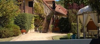 Gite Avec SA Piscine ET SON Parc Prives