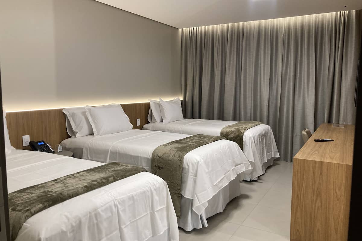 deluxe triple room | minibar, in-room safe, soundproofing, free wifi