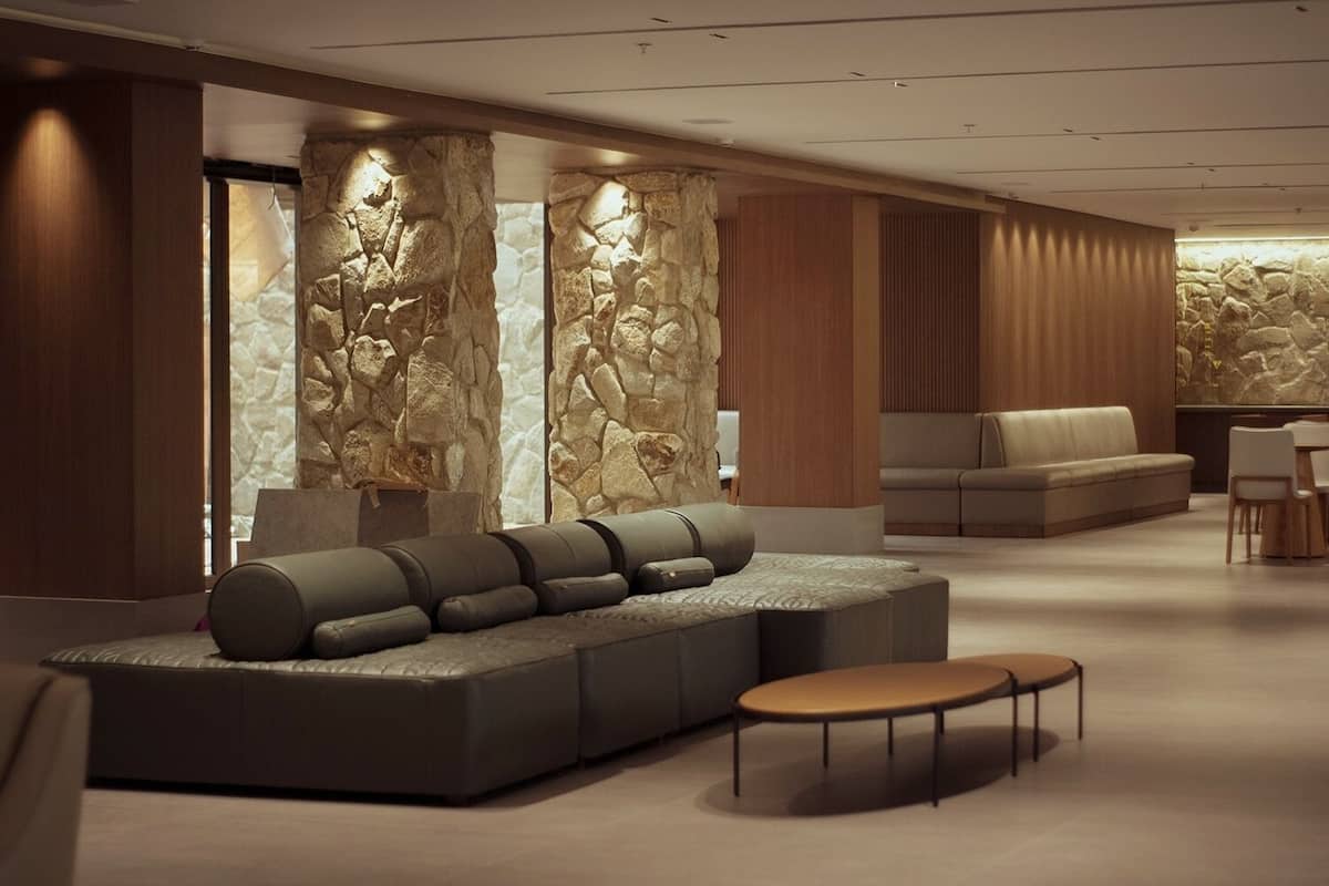 42-inch smart tv with digital channels