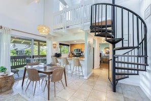 Dining - Princeville Gem, Walk to Beaches, Shopping/Dining (Princeville)