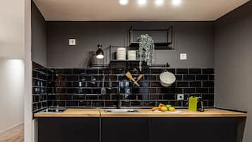 Refrigerador, microondas, lavavajillas y cafetera y tetera