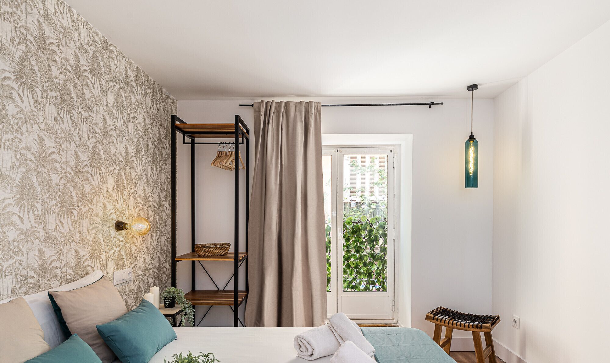 3 chambres, fer et planche à repasser, accès au Wi-Fi (inclus)