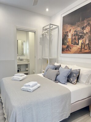 2 bedrooms, iron/ironing board, free WiFi