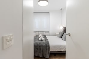 1 habitación, tabla de planchar con plancha, wifi gratis y ropa de cama 