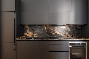 Refrigerador, microondas, horno y lavavajillas 