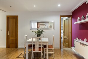 Dining - Waou Apartamentos en Sol Confort 6 (Madrid)