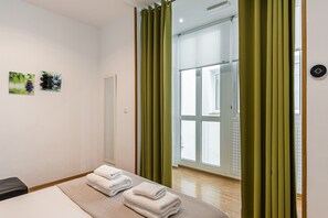 1 habitación, tabla de planchar con plancha y wifi gratis 