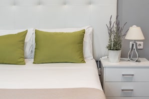 1 slaapkamer, een strijkplank/strijkijzer, gratis wifi, beddengoed