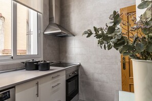 Refrigerador, microondas, horno y lavavajillas 