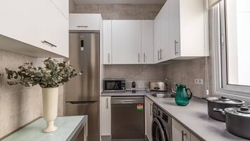 Fridge, microwave, oven, dishwasher