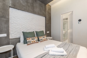 2 habitaciones, tabla de planchar con plancha y wifi gratis 