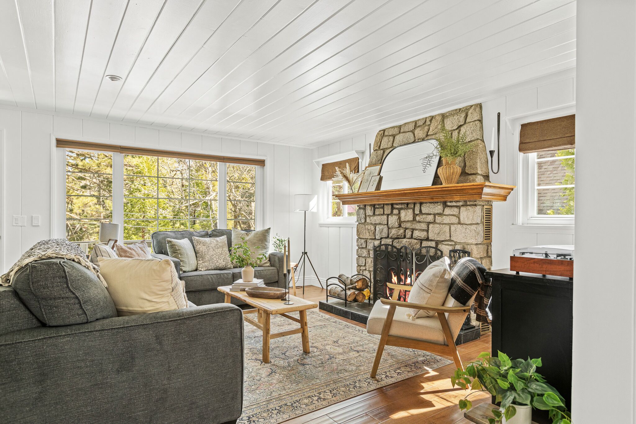 New! 3BDR Cottage only 2 miles from The Village!