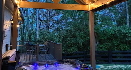 Cottage is located on scenic byway in beautiful bluegrass region of Lexington KY