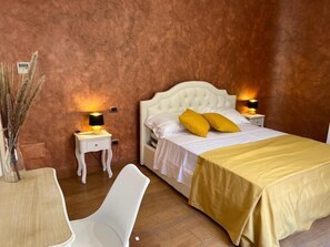 3 bedrooms, bed sheets - APARTMENT SUITE SARDINIA HOLIDAY (Cagliari)