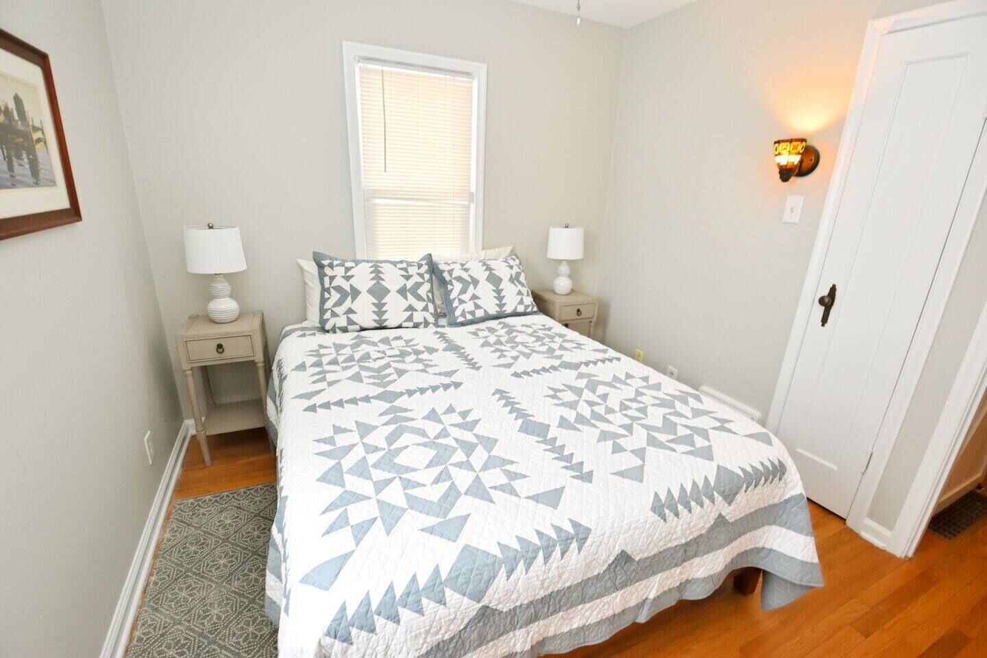 3 bedrooms, desk, iron/ironing board, WiFi (free)